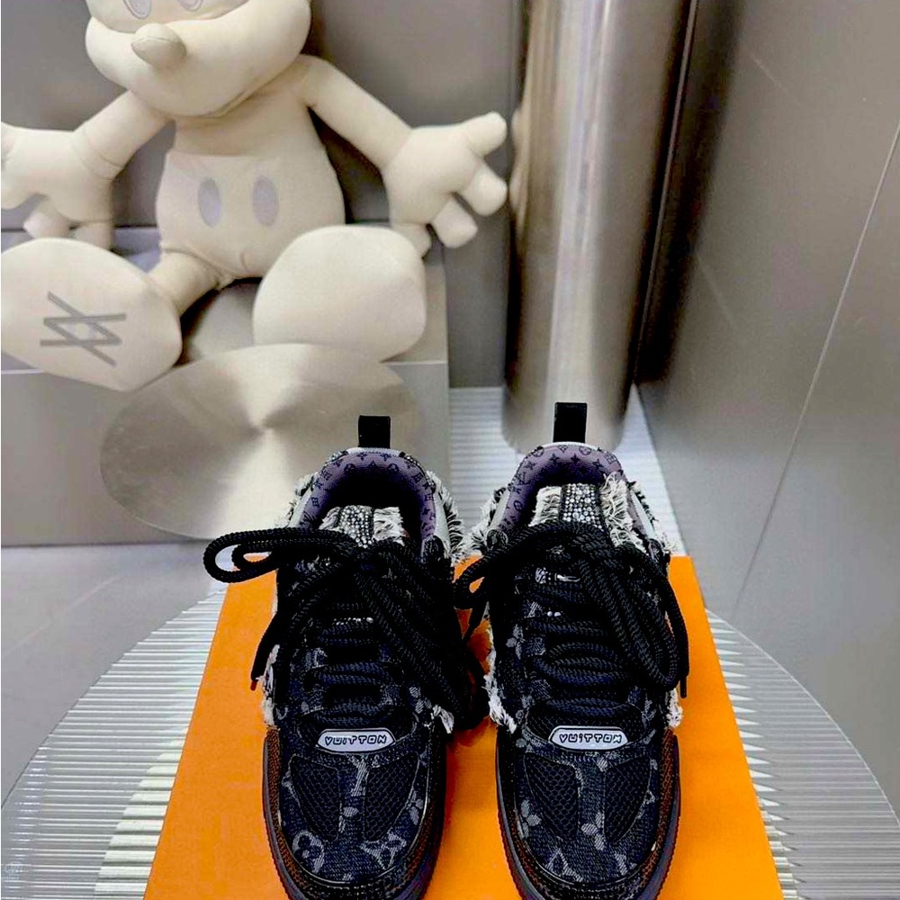 Louis Vuitton Skate Trainer
Black Swarovski Monogran